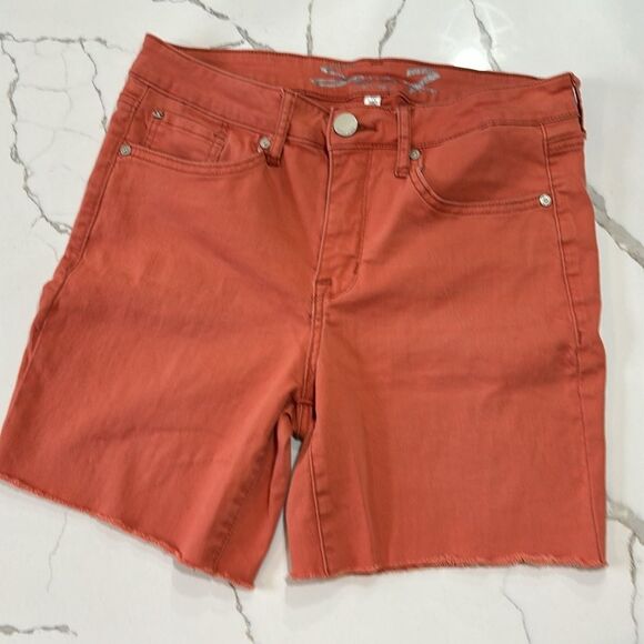 Seven7 | Women’s Coral Orange Casual Denim Jeans Shorts Size 10 - Picture 1 of 9